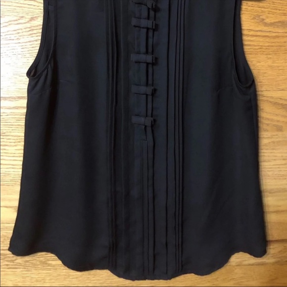 SOLD!! LC LAUREN CONRAD | BLACK SLEEVELESS TUXEDO BLOUSE SZ M - Picture 3 of 10